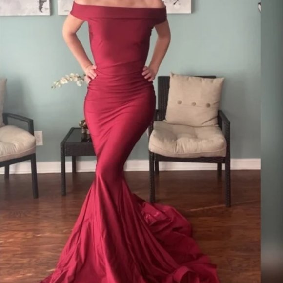 Jovani Dresses & Skirts - Jessica Angel stretchy formal dress sz M